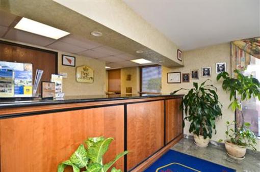фото отеля Best Western Princeton Manor Inn & Suites South Brunswick
