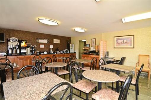 фото отеля Best Western Princeton Manor Inn & Suites South Brunswick