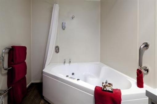 фото отеля Lakefront Lodge