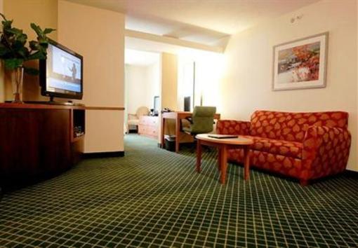 фото отеля Fairfield Inn & Suites South Boston
