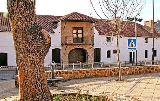 фото отеля Hotel Plaza De Toros de Almaden