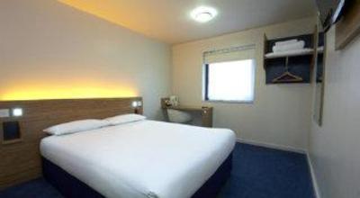 фото отеля Travelodge Cambridge Orchard Park