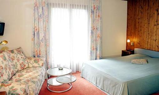 фото отеля Chalet-Hotel Larix