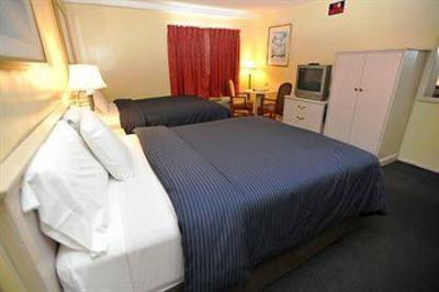 фото отеля Pacific View Inn & Suites