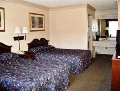 фото отеля Days Inn Macon North Conference Center
