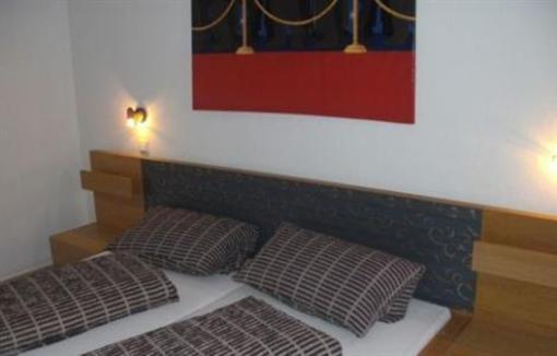 фото отеля Altstadt Apartment Enteresan Cologne