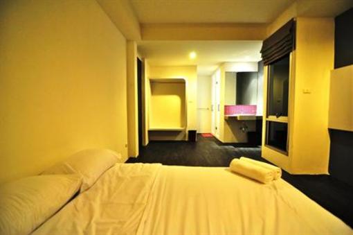 фото отеля Cheq Inn Hostel