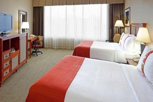 фото отеля Holiday Inn Austin Town Lake