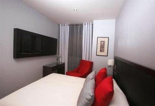 фото отеля Suites Center Barcelona