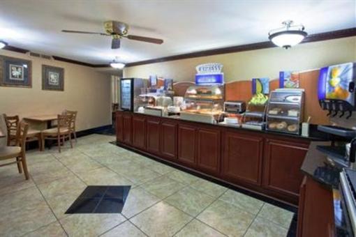 фото отеля Holiday Inn Express Macon I-75 & Riverside