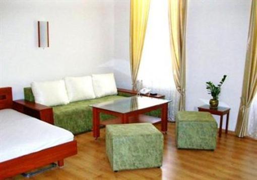 фото отеля Mira Apartments on Lev Tolstoy Square