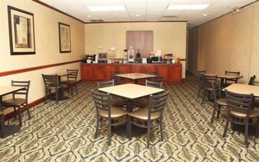 фото отеля BEST WESTERN Savannah Gateway