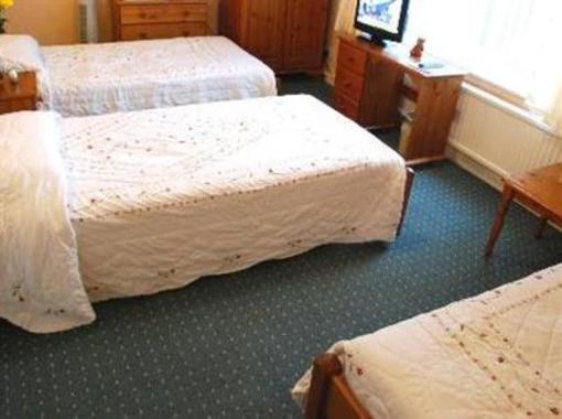 фото отеля Cumberland House Bed and Breakfast Gatwick Horley