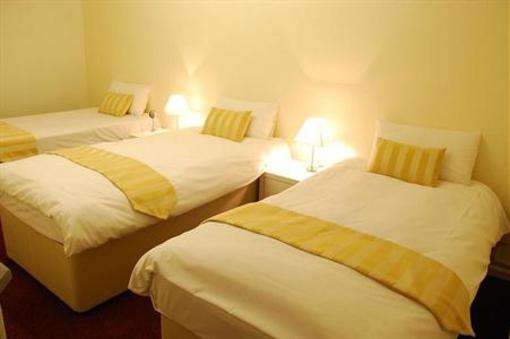 фото отеля Cumberland House Bed and Breakfast Gatwick Horley
