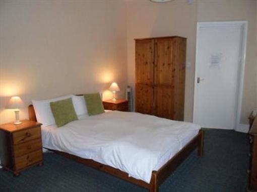 фото отеля Cumberland House Bed and Breakfast Gatwick Horley