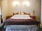 фото отеля Cumberland House Bed and Breakfast Gatwick Horley