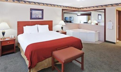 фото отеля Holiday Inn Express Hotel & Suites Dallas Lewisville