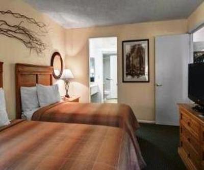 фото отеля Days Inn And Suites Scottsdale North