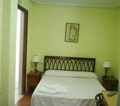 фото отеля Hostal Santa Maria