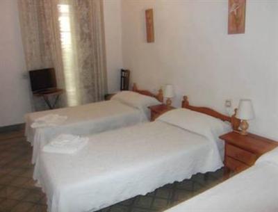 фото отеля Hostal Santa Maria