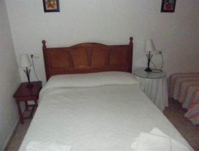 фото отеля Hostal Santa Maria