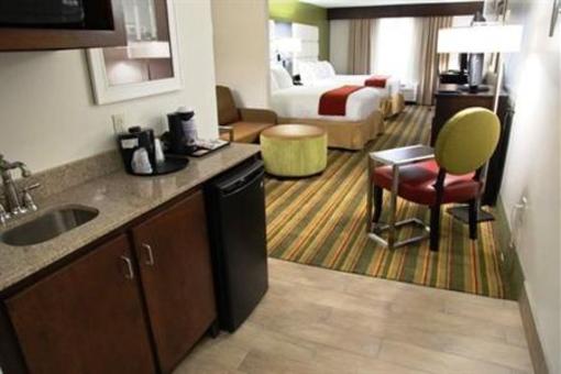 фото отеля Holiday Inn Express & Suites Huntsville-Madison