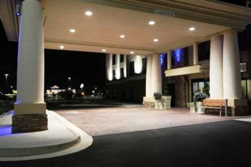 фото отеля Holiday Inn Express & Suites Huntsville-Madison