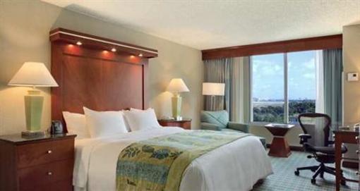 фото отеля Hilton Fort Lauderdale Airport
