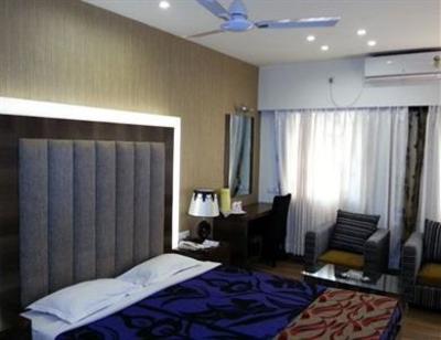 фото отеля Hotel Rushabh Home