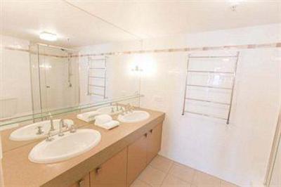фото отеля De Ville Apartments Gold Coast