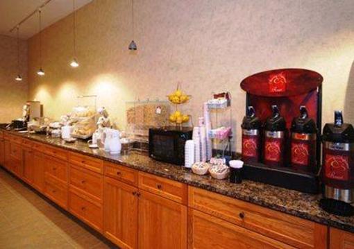 фото отеля Comfort Suites Anchorage International Airport