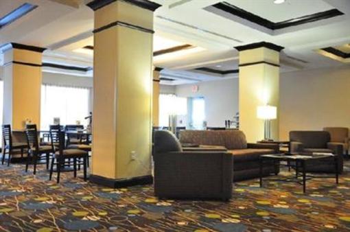фото отеля Holiday Inn Express & Suites Fort Myers- The Forum