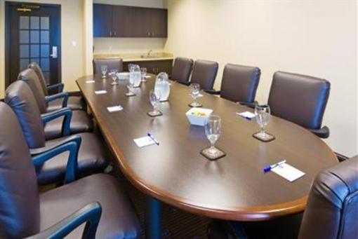 фото отеля Holiday Inn Express & Suites Fort Myers- The Forum