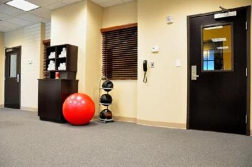 фото отеля Holiday Inn Express & Suites Fort Myers- The Forum