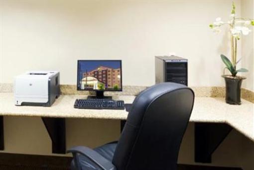фото отеля Holiday Inn Express & Suites Fort Myers- The Forum