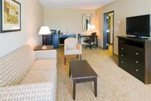 фото отеля Holiday Inn Express & Suites Fort Myers- The Forum