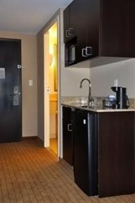 фото отеля Holiday Inn Express & Suites Fort Myers- The Forum