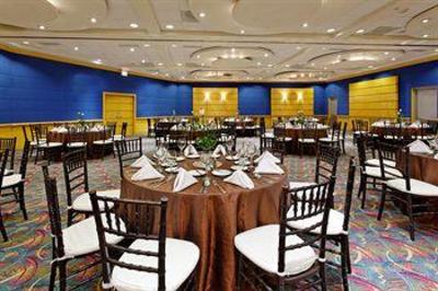 фото отеля Holiday Inn Parque Fundidora Monterrey