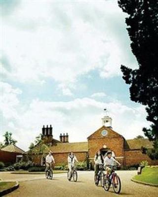 фото отеля Four Seasons Hotel Hampshire Hook