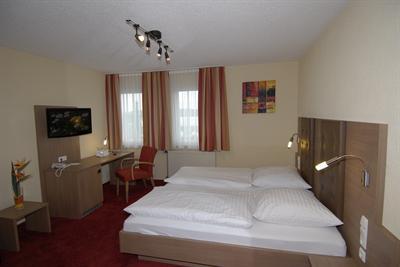 фото отеля Hotel Zur Schmiede