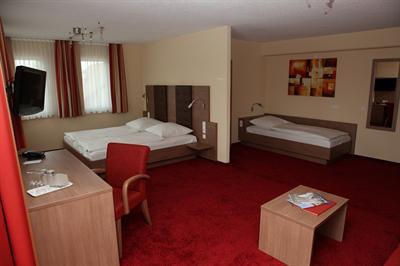 фото отеля Hotel Zur Schmiede