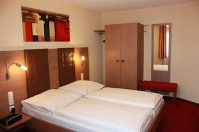 фото отеля Hotel Zur Schmiede