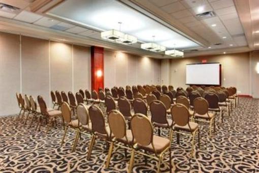 фото отеля Holiday Inn Express Hotel & Suites Newmarket