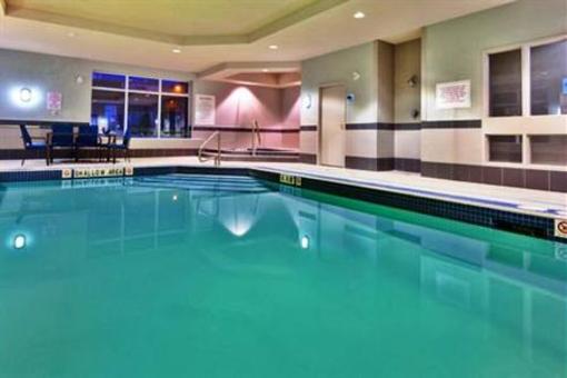 фото отеля Holiday Inn Express Hotel & Suites Newmarket
