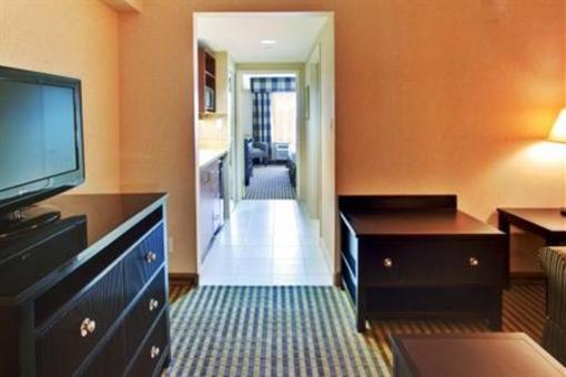 фото отеля Holiday Inn Express Hotel & Suites Newmarket