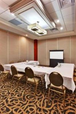 фото отеля Holiday Inn Express Hotel & Suites Newmarket