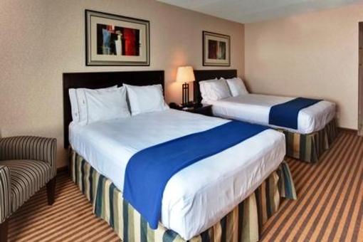 фото отеля Holiday Inn Express Hotel & Suites Newmarket