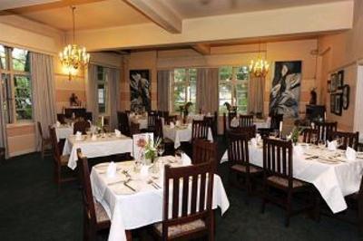 фото отеля Montagu Country Hotel