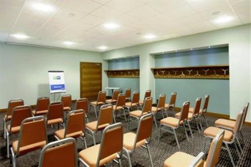 фото отеля Holiday Inn Express Milan-Malpensa Airport