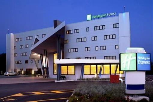 фото отеля Holiday Inn Express Milan-Malpensa Airport